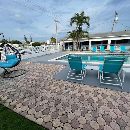 Hollywood Gardens Inn & Suites Luaran gambar