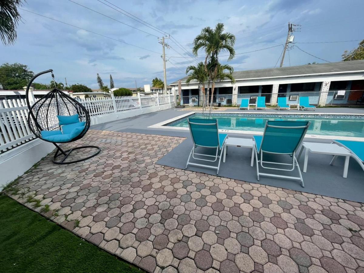 Hollywood Gardens Inn & Suites Luaran gambar