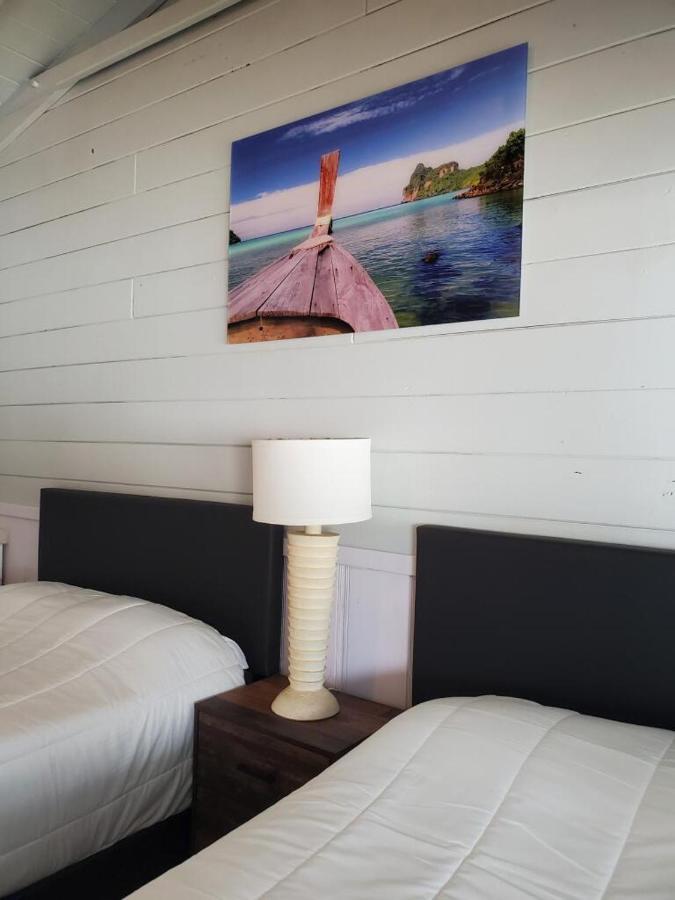 Hollywood Gardens Inn & Suites Luaran gambar